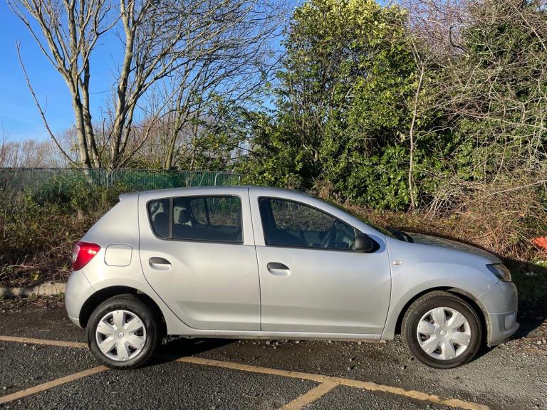 DACIA SANDERO 1.2 AMBIANCE 16 REG 5 DOOR SERVICE HISTORY MOT JULY 28TH 2026 LOW INSURANCE 48+MPG 