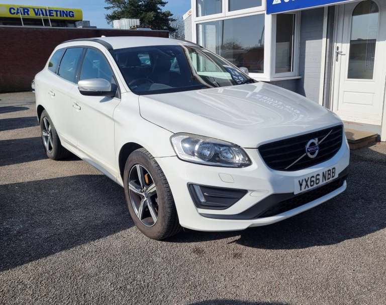 2016 Volvo XC60 D5 [220] R DESIGN Nav 5dr AWD Geartronic ESTATE Diesel Automatic
