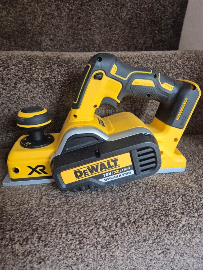 DeWalt XR 18V Li-ion Brushless Planer – As Good As New