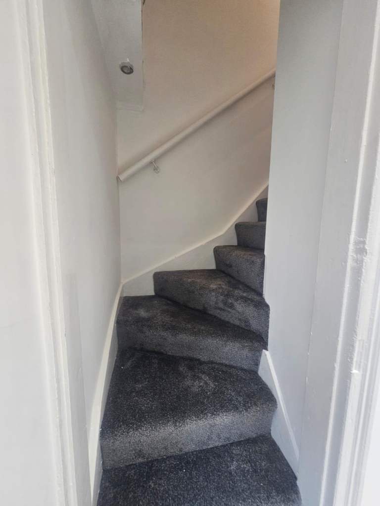 2 bedroom house for rent 