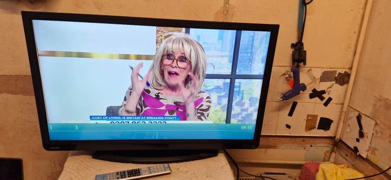 32 inch Toshiba freeview hd ready tv 