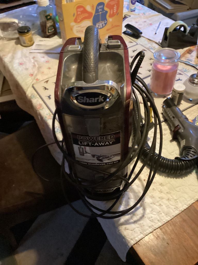 Shark lift away vacuum 