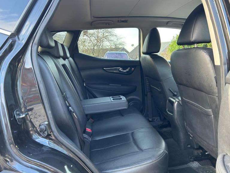 2015 Nissan Qashqai 1.6 DiG-T Tekna [Non-Panoramic] 5dr HATCHBACK PETROL Manual