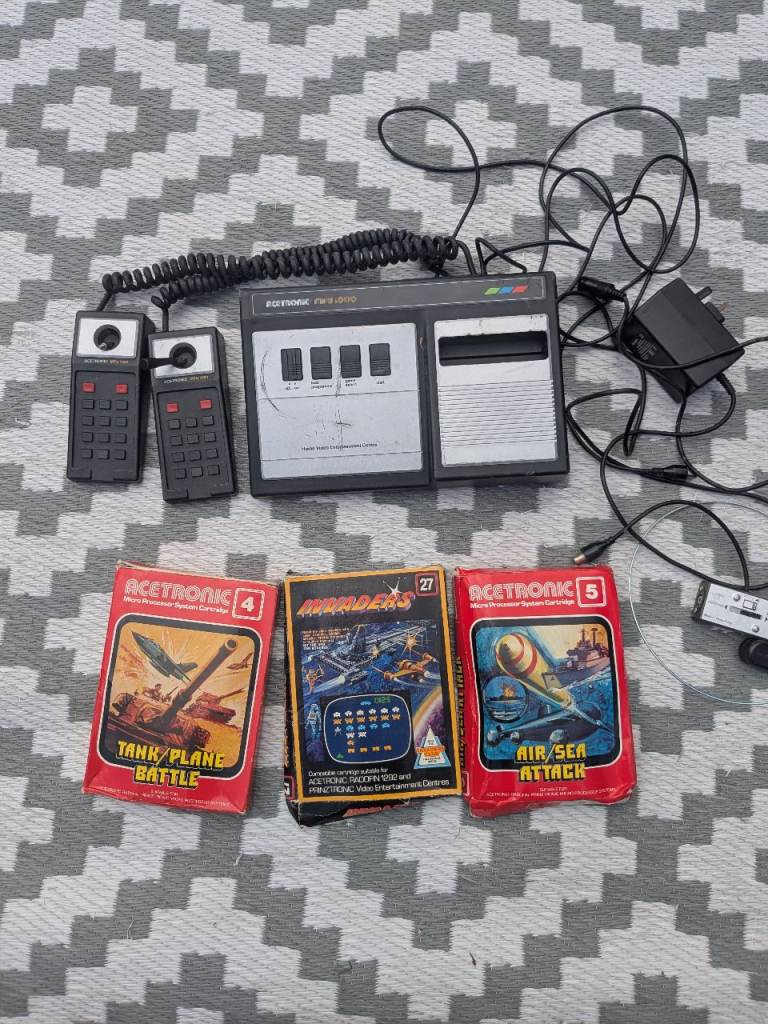 Acetrionic Console with Controllers and Games – Good Condition