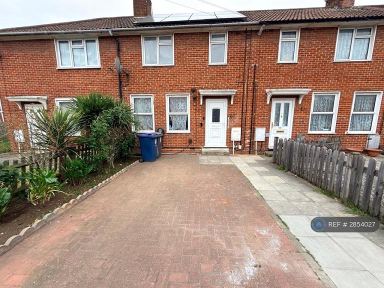 2 bedroom flat in Kenton, Harrow, HA3 (2 bed) (#2854027)