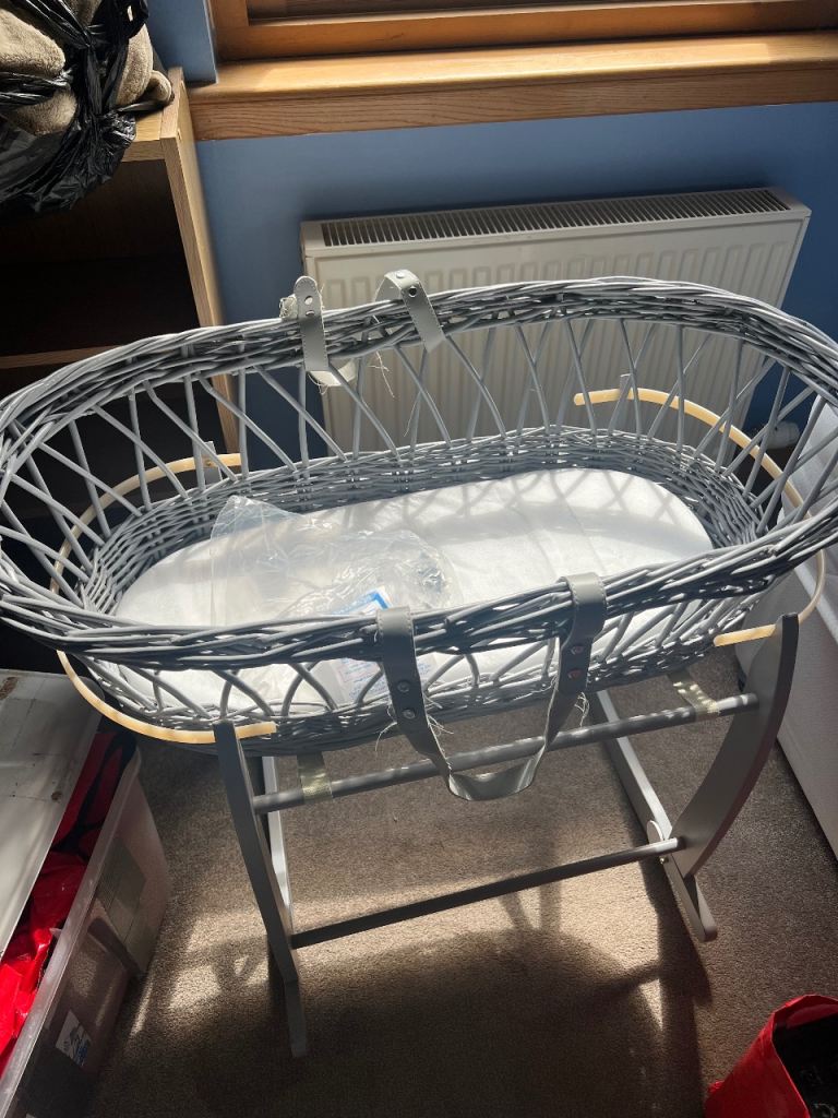 Clare de lune Moses basket and stand