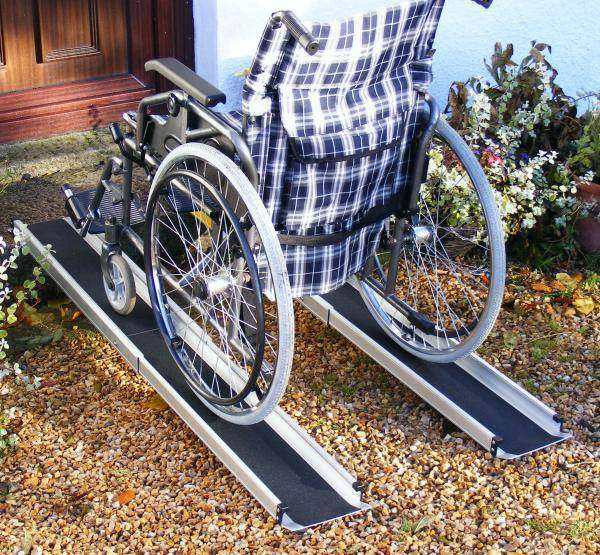 Telescopic aluminium wheelchairs mobility scooter ramps.