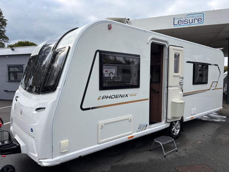 2019 Bailey Phoenix Vogue 642 SE Fixed Beds, End Washroom, ****SOLD****