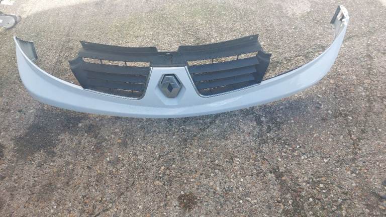 Renault trafic grill