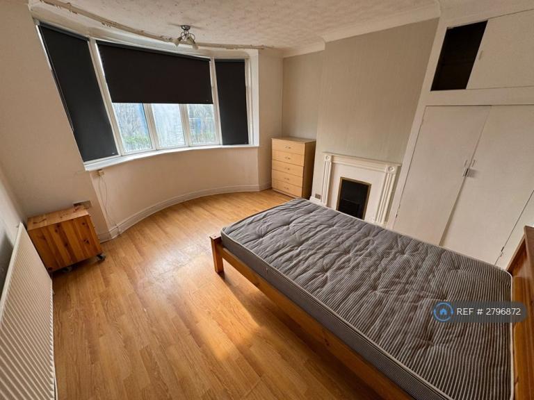 1 bedroom in Wide Lane, Southampton, SO18 (#2796872)