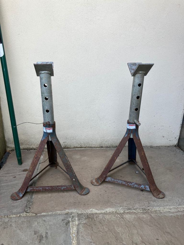 Car jacks 