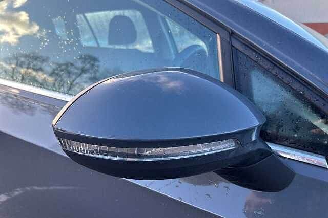 2022 Volkswagen Golf 1.5 eTSI 150 Style 5dr DSG Estate Petrol Automatic