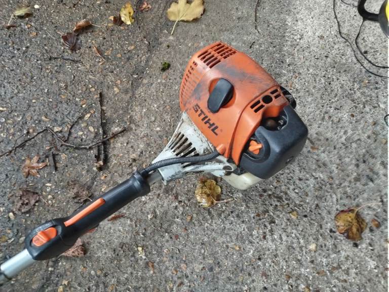 Stihl petrol grass strimmer with twin line feed and protection guard engine not working 