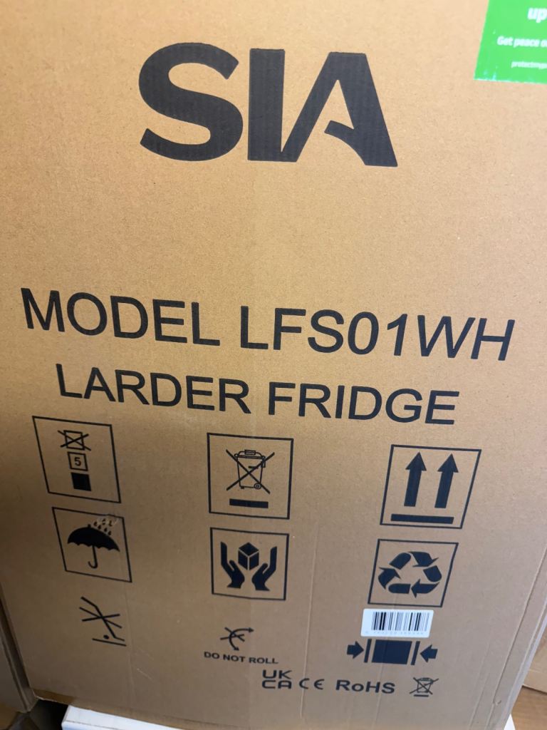 Fridge SIA LFS01WH Brand new