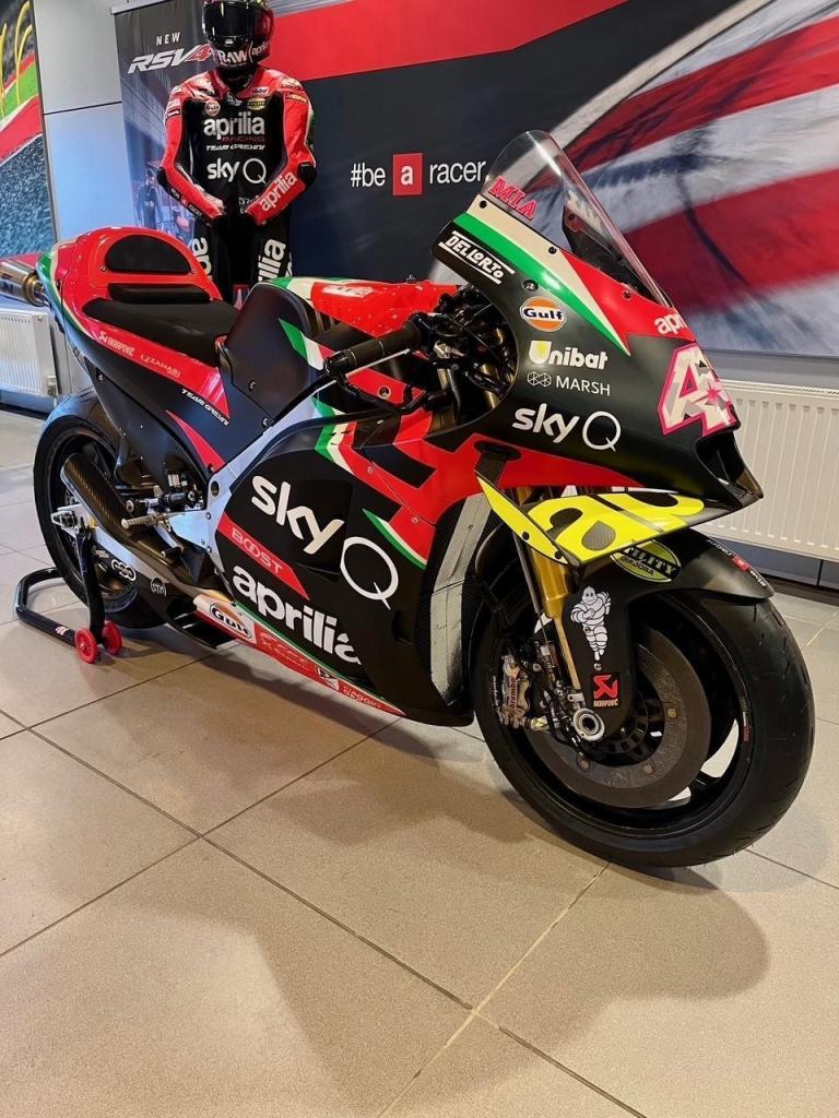 APRILIA RS-GP 20 GRESINI MOTO GP RACE BIKE - ALEIX ESPARGARO