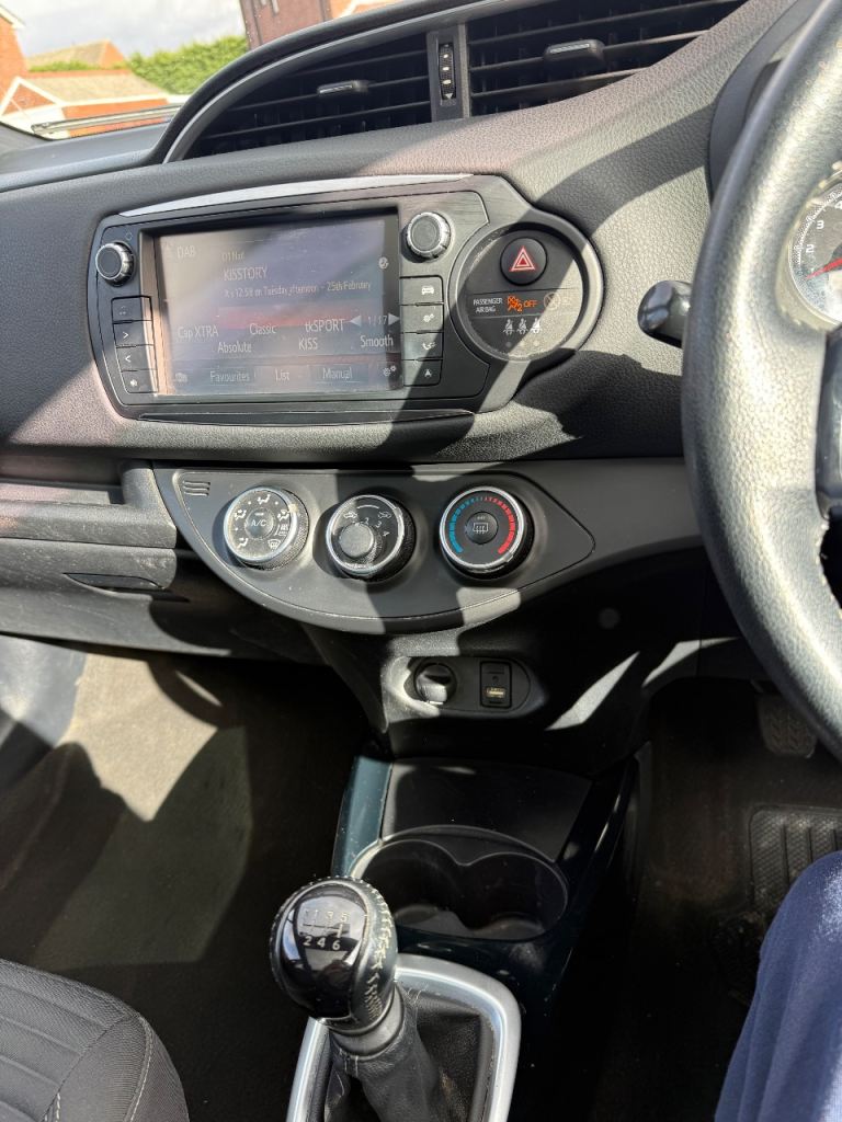 Toyota, YARIS, Hatchback, 2016, Manual, 1364 (cc), 5 doors