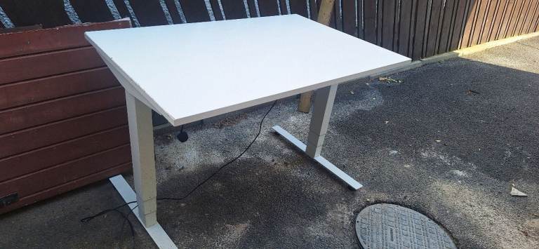 Electric rising desk (faulty)