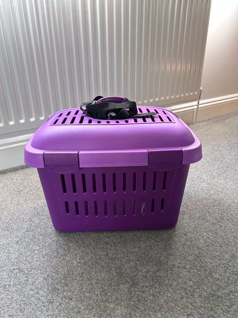 Cat/rabbit carrier