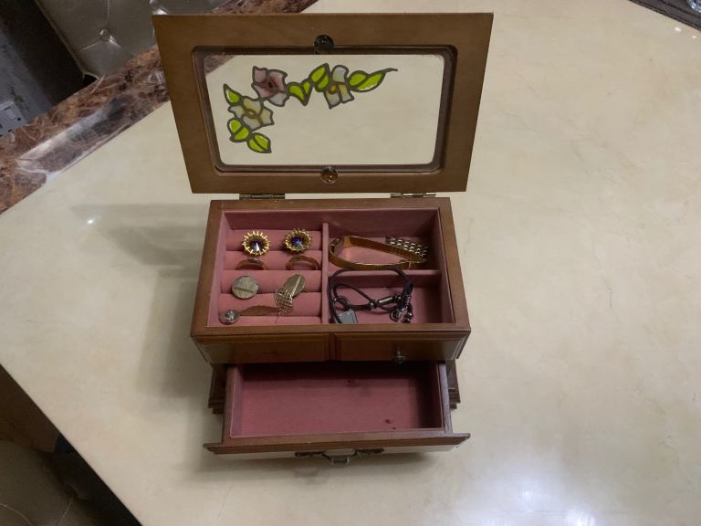 Vintage jewellery box