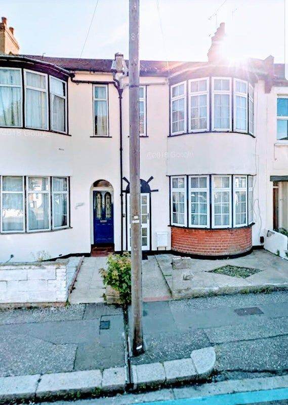 Spacious and Cosy Double Rooms for Rent in - SS0 7BB