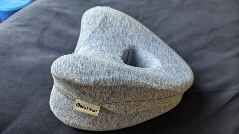 Ergonomic Memory Foam Leg Pillow