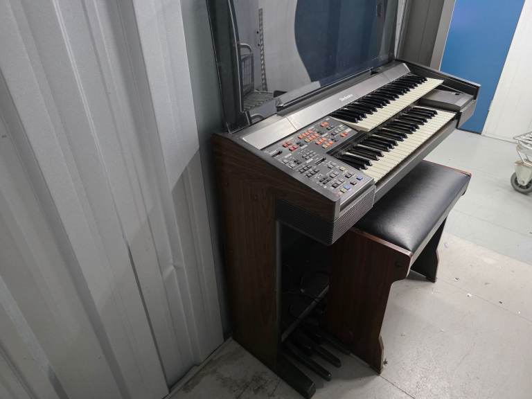 Technics Electric Organ with Bench – Good Condition
