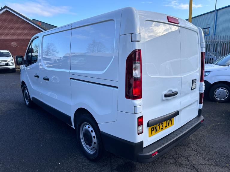2023 73 RENAULT TRUCKS UK TRAFIC dCi 150 3T LWB L2 H1 Van Red Edition