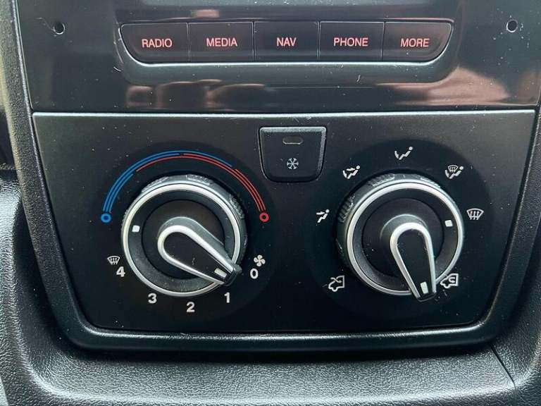 2022 Peugeot Boxer 2.2 BlueHDi 335 S Platform Cab L3 EU6 Luton DIESEL Manual