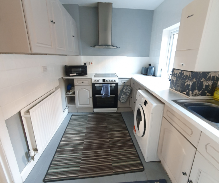 2 Bed House Short Term Serviced Monthly Temporary Accommodation Temp Includes Bills Rental Belfast