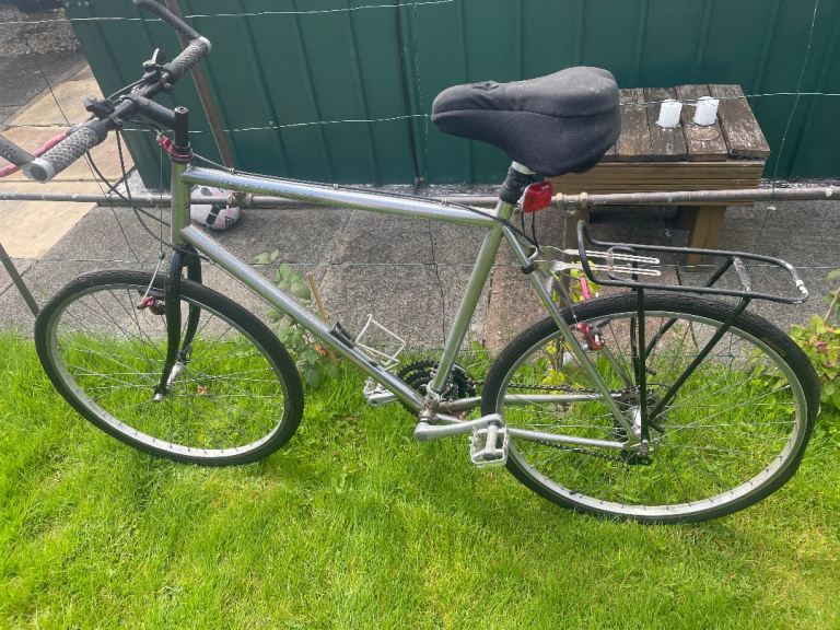 Silver City Bike with Rear Rack and Comfy Seat
