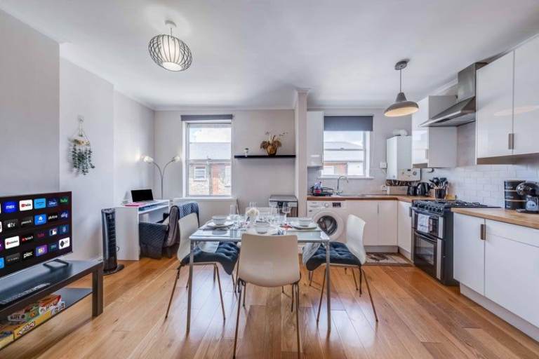 1 Bed Flat, Greater London, W11