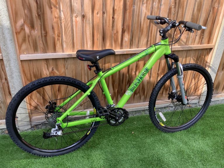MINT CONDITION ADULT/TEENAGERS IRON HORSE ‘MAVERICK 5.0’ MOUNTAIN BIKE (L@@K!)
