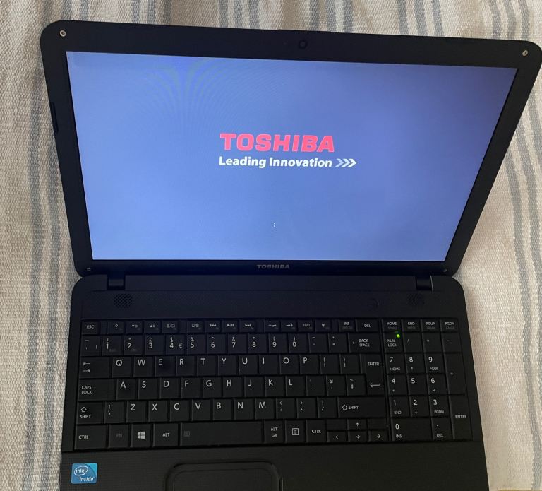 Laptop Toshiba 15,6 inch 