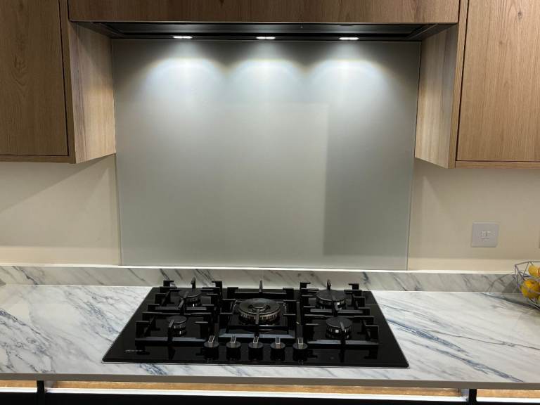DecoGlaze toughened-glass splashback for hob