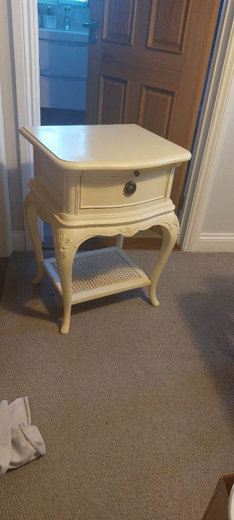French style bedside tables/Willis& Gambier 