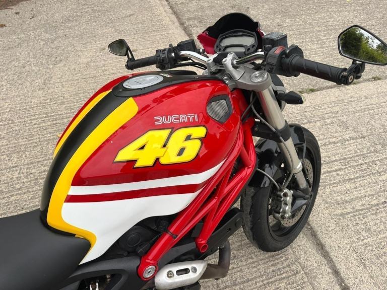 2008 08 DUCATI MONSTER 696 PLUS M696  RED NAKED M 696 RETRO CAFE STYLE