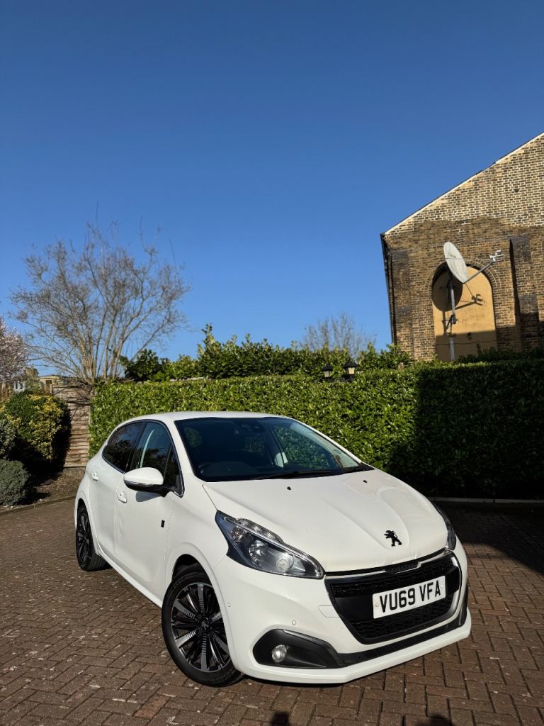Peugeot, 208, Hatchback, 2019, Manual, 1199 (cc), 5 doors