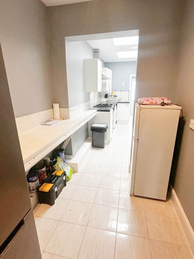 Large 4 Bed 4 Bath House to Rent, Hampton Road, Ilford IG1