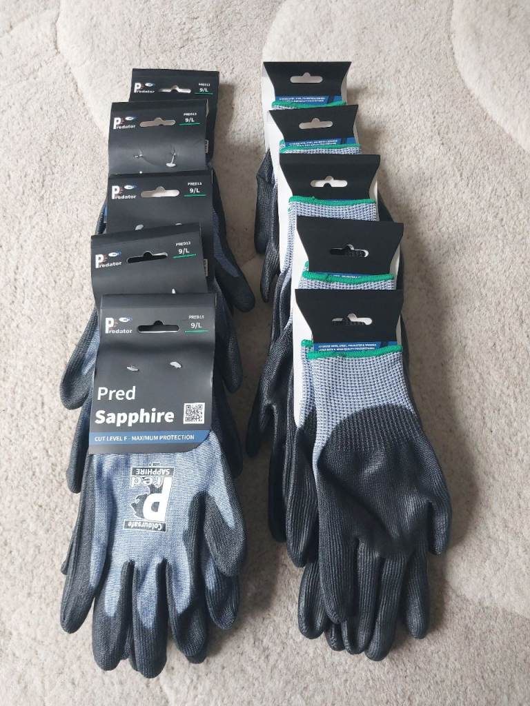 Brand new predator sapphire safety gloves 