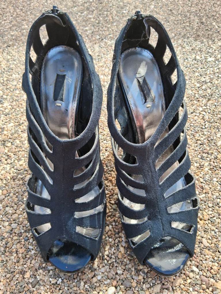 Black Suede-Look Cut-Out High Heels – Good Condition