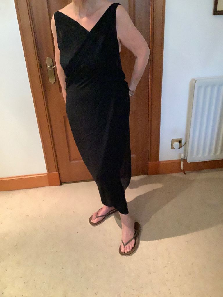 Ladies Black Sarong/ Beach Cover-up – Like new,& a few free bikinis with the sale.