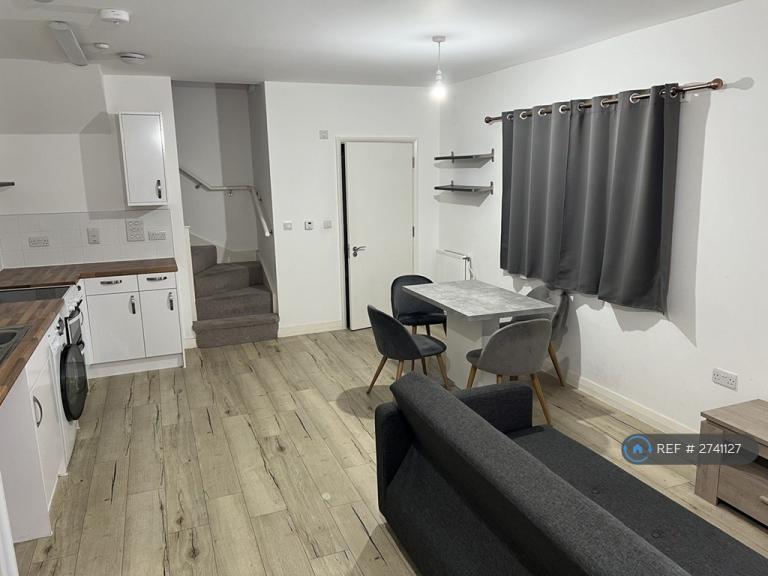1 bedroom house in Truscott House, Barking, IG11 (1 bed) (#2741127)