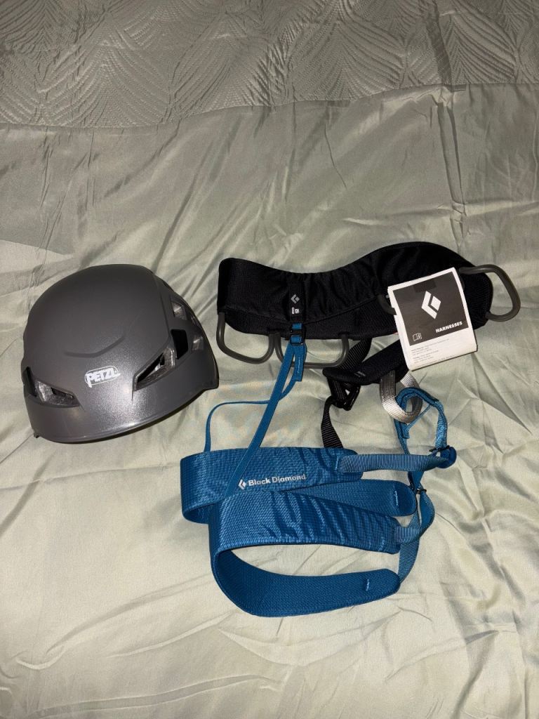 Petzl Climbing Helmet & Black Diamond Momentum Harness Set