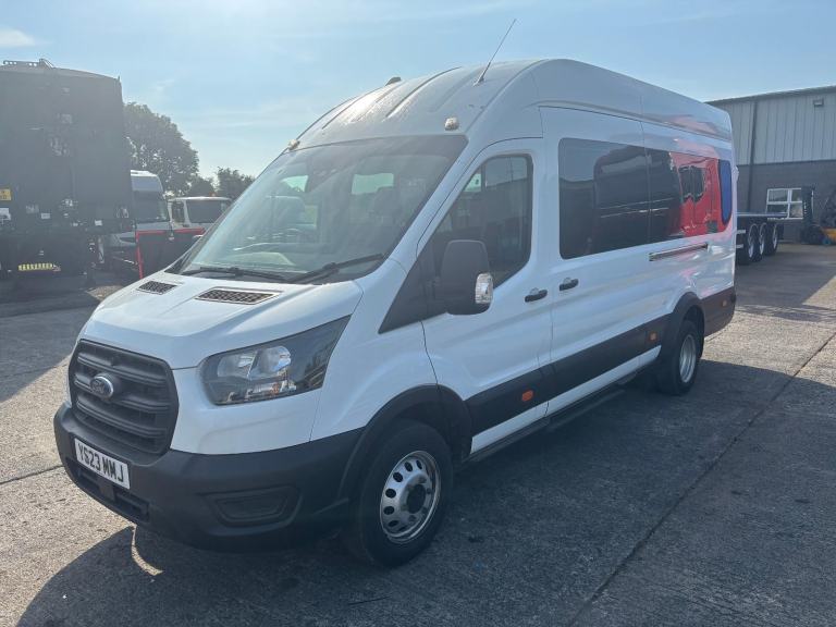 2023 transit 17 seat Bus 43,000 miles Immaculate condition in side & out 