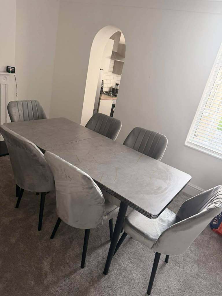Modern Grey Extendable Dining Table with 6 chairs - Brand New Condition 