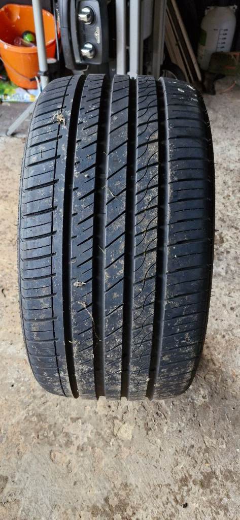 265 30 19 Tyre 
