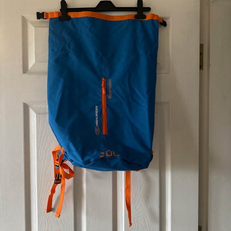 Highlander Rockhopper 30L roll-top Hiking Camping Daysack in Blue