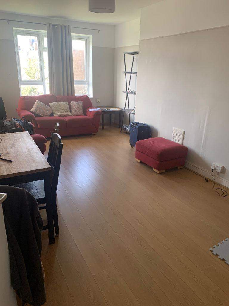 Bright 3-Bed Furnished Flat with Balcony, Brockley SE4, £2,500 pcm