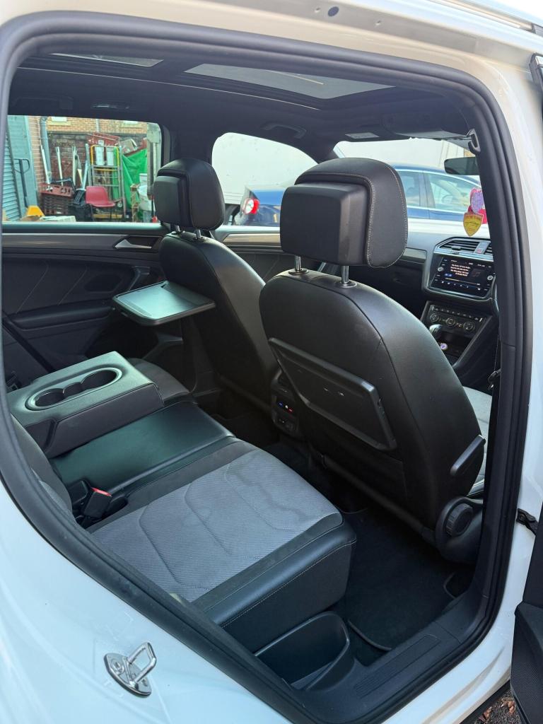 2018 Volkswagen Tiguan 2.0 TDi 190 4Motion R-Line 5dr DSG ESTATE DIESEL Automatic