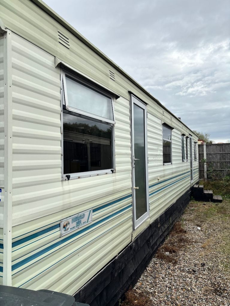 mobile home static caravan to let ongar 
